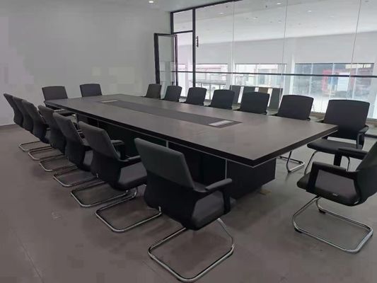 캐릭터 회전용 에르고노믹 오피스 의자